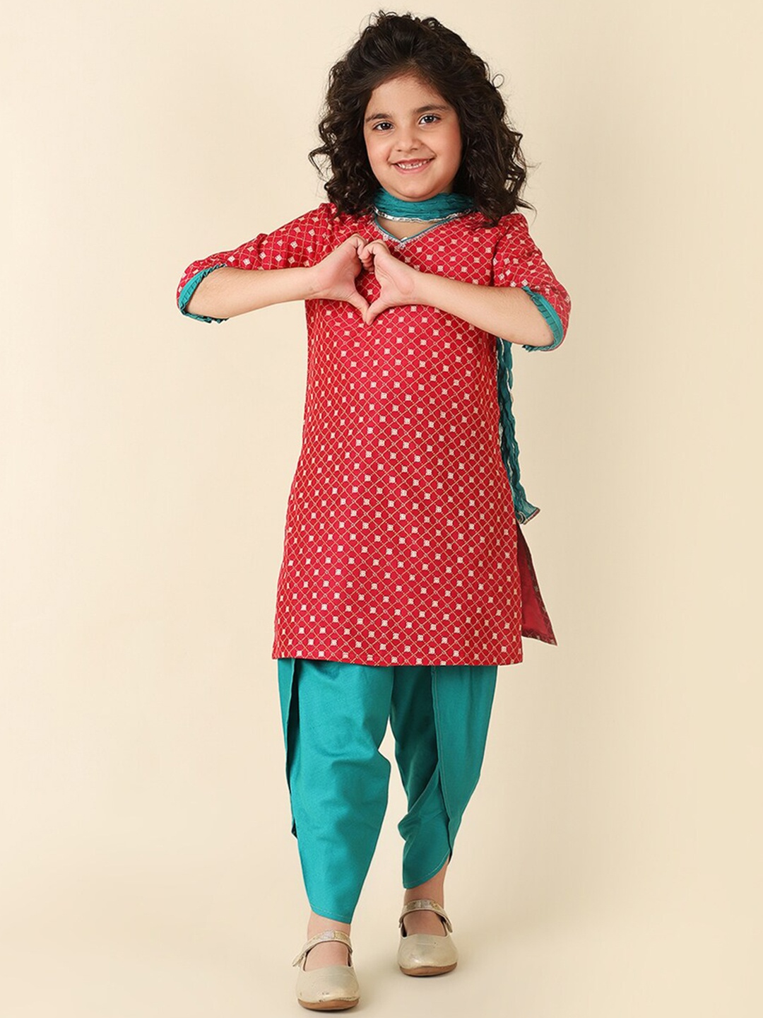 

Fabindia Girls Printed Kurta with Salwar & With Dupatta, Magenta