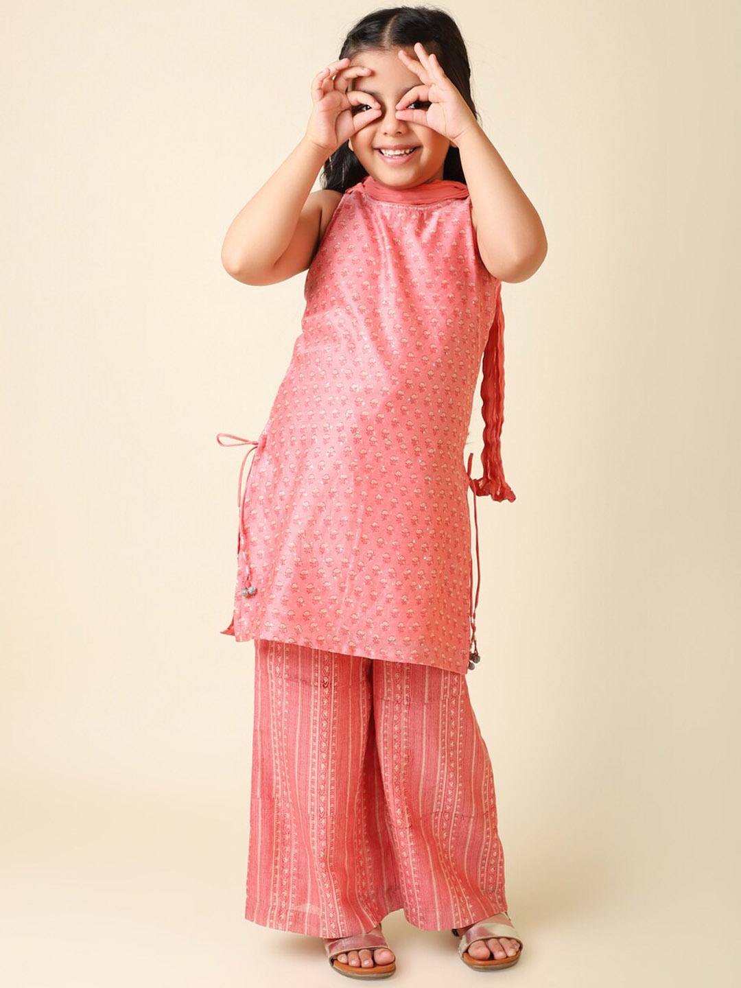 

Fabindia Girls Pink Floral Printed Kurta with Palazzos & With Dupatta