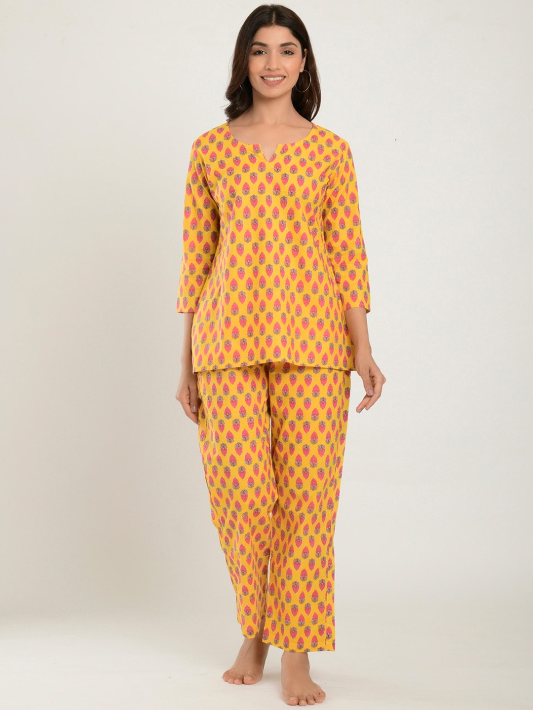 

CRAFIQA Women Printed Pure Cotton Night suit, Yellow