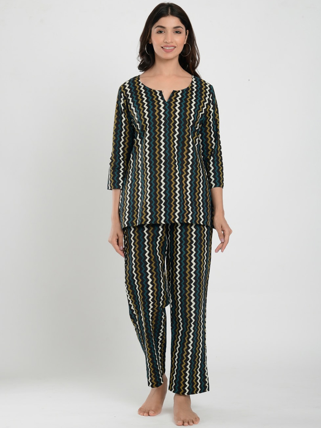 

CRAFIQA Women Printed Pure Cotton Night suit, Black