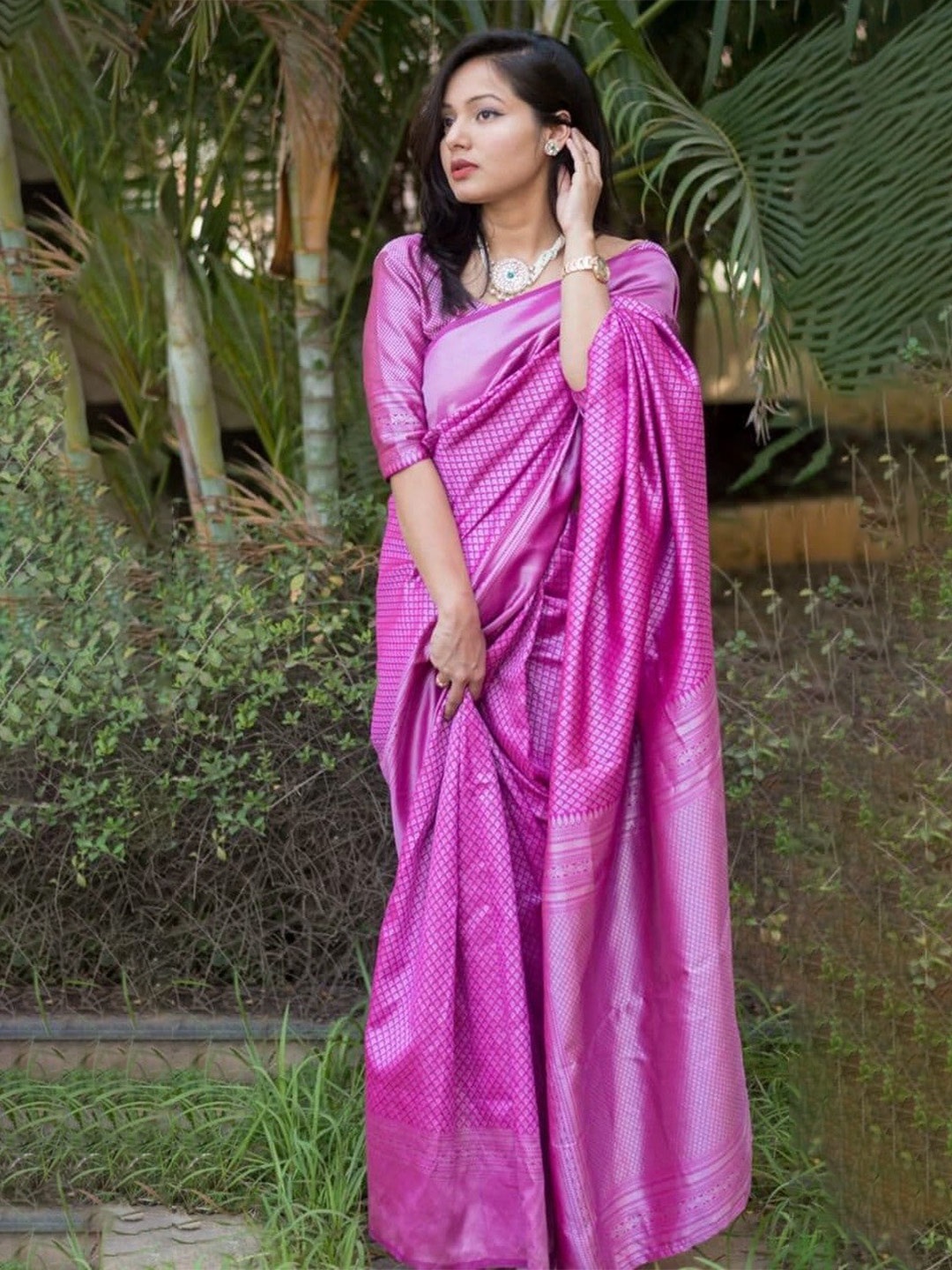

Fashion Booms Woven Design Zari Pure Silk Banarasi Saree, Lavender