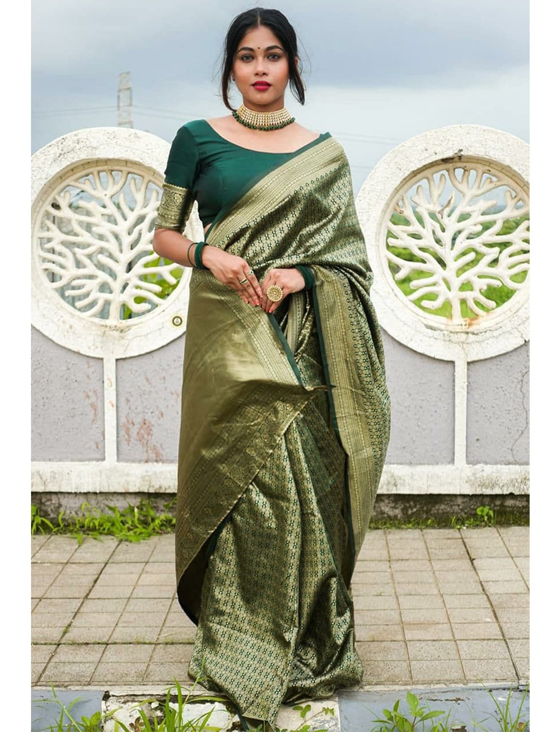 

Fashion Booms Woven Design Zari Pure Silk Banarasi Saree, Green