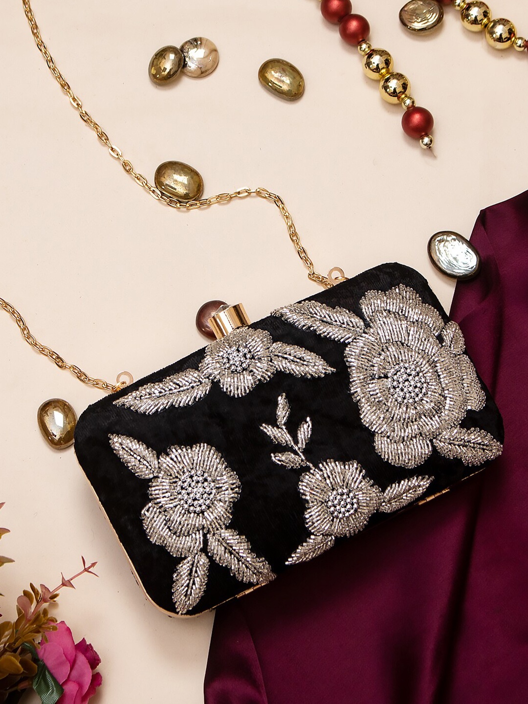 

Swisni Embroidered Box Clutch, Black