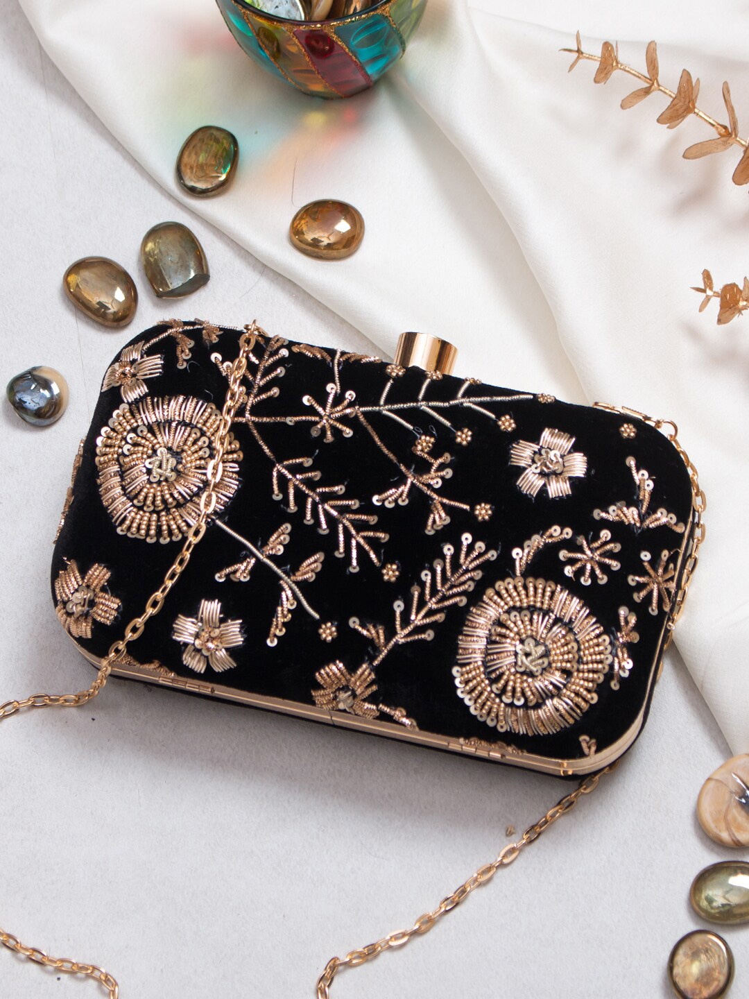 

Swisni Women Embellished Box Clutch, Black