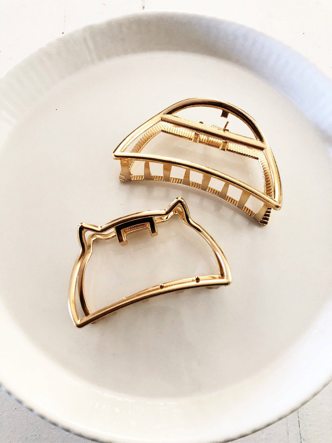 

VAGHBHATT Women Set of 2 Claw Clip, Gold