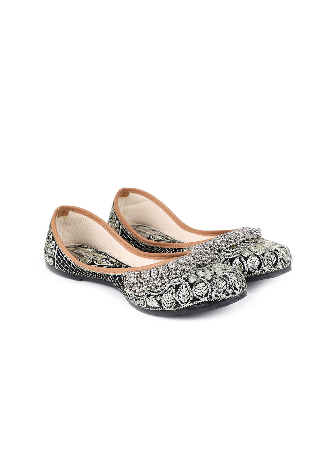 

The Desi Dulhan Women Embellished Ethnic Mojaris Flats, Black