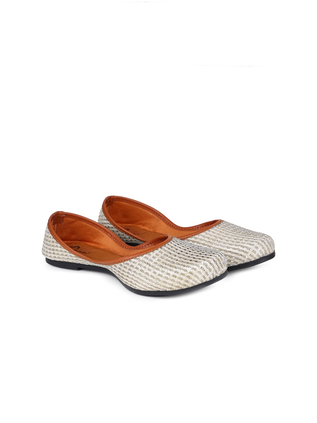 

The Desi Dulhan Women Ethnic Mojaris Flats, Gold