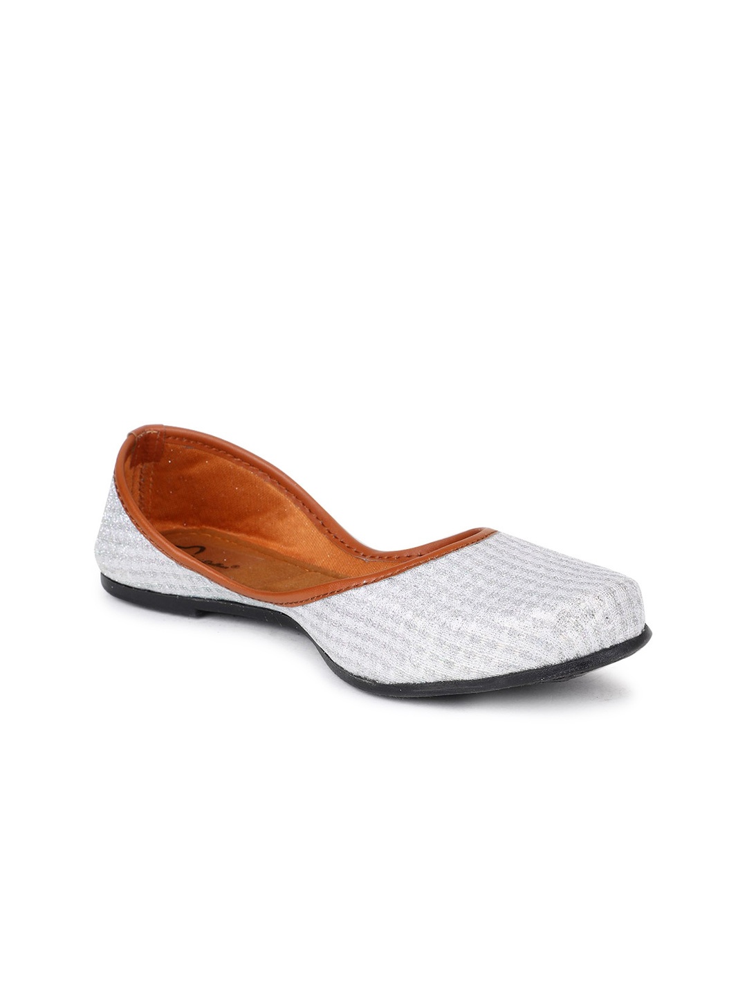 

The Desi Dulhan Women Embellished Ethnic Mojaris Flats, Silver