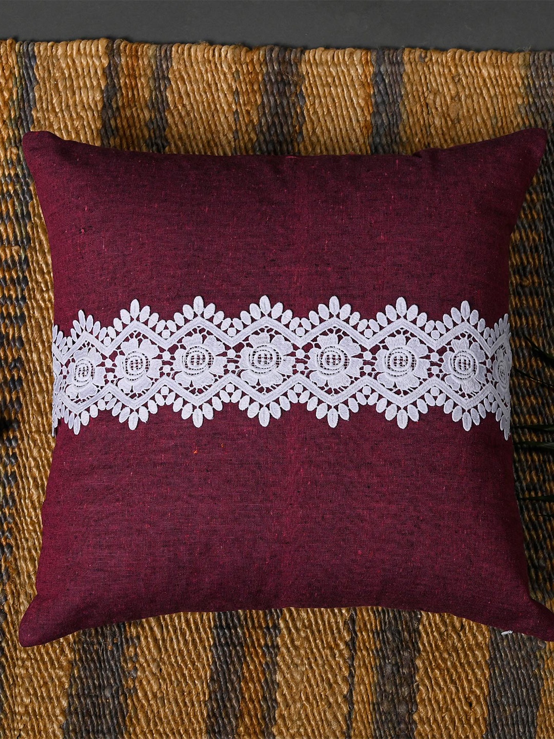 

OUSSUM Purple & White Set Of 2 Square Cotton Cushion Covers