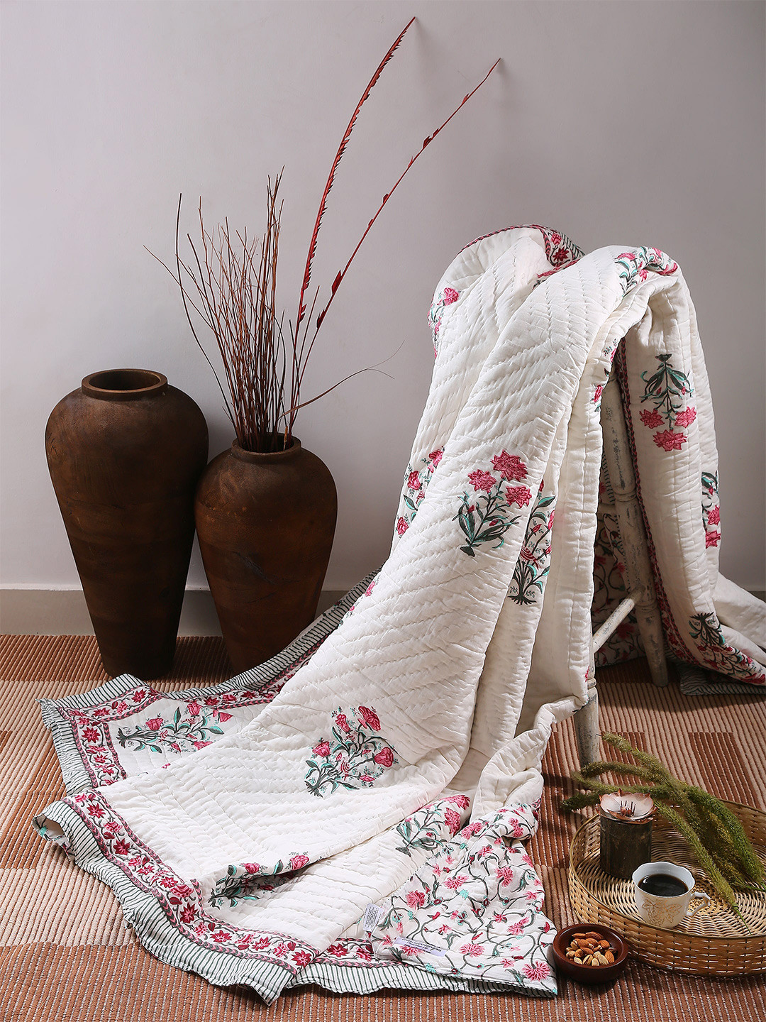 

Amoliconcepts White & Pink Floral Mild Winter Double Eco-Friendly Cotton Bed Quilt