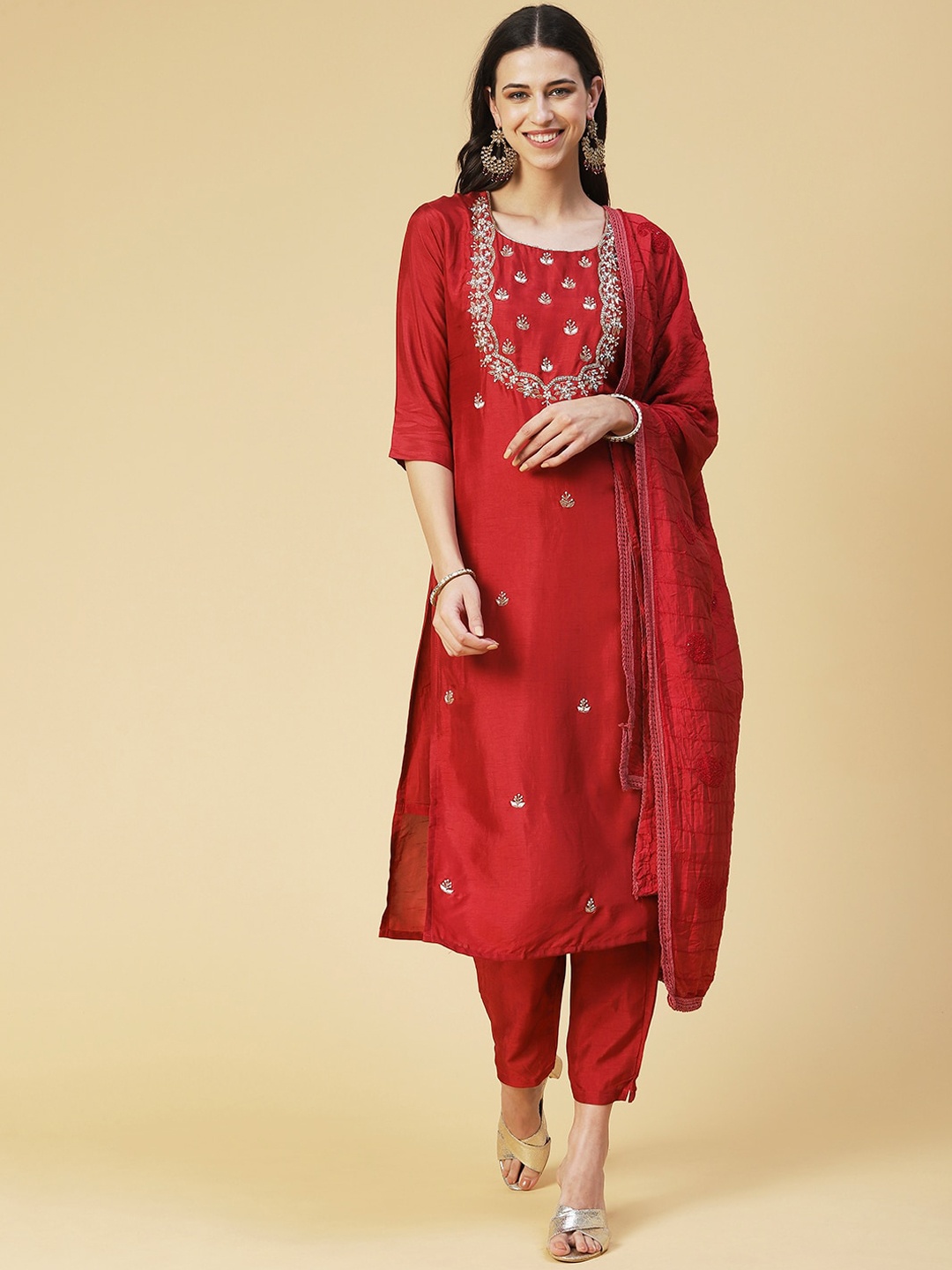 

FASHOR Embroidered Beads and Stones Kurta with Trousers & With Dupatta, Maroon