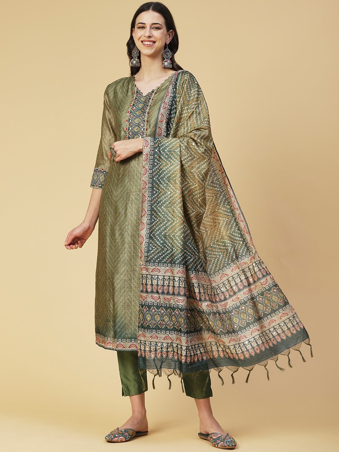 

FASHOR Women Bandhani Printed Sequinned Kurta with Trousers & Dupatta, Green