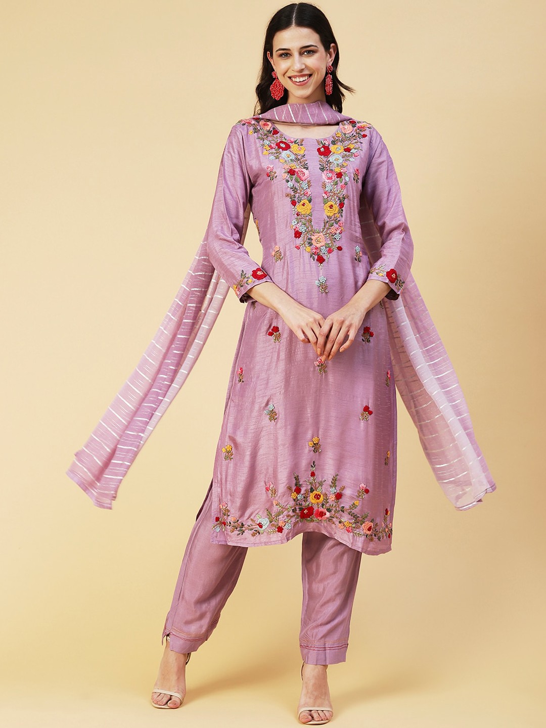 

FASHOR Women Floral Embroidered Thread Work Kurta with Trousers & With Dupatta, Lavender
