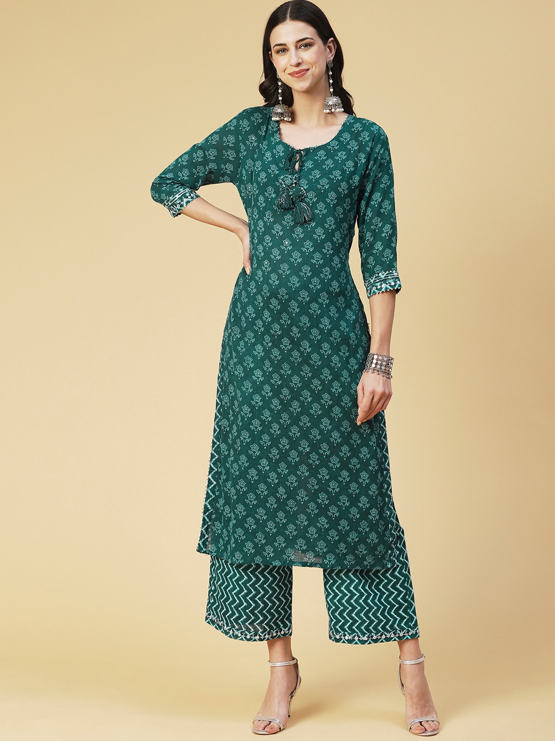 

FASHOR Women Bandhani Printed Pure Cotton Kurta with Palazzos, Green