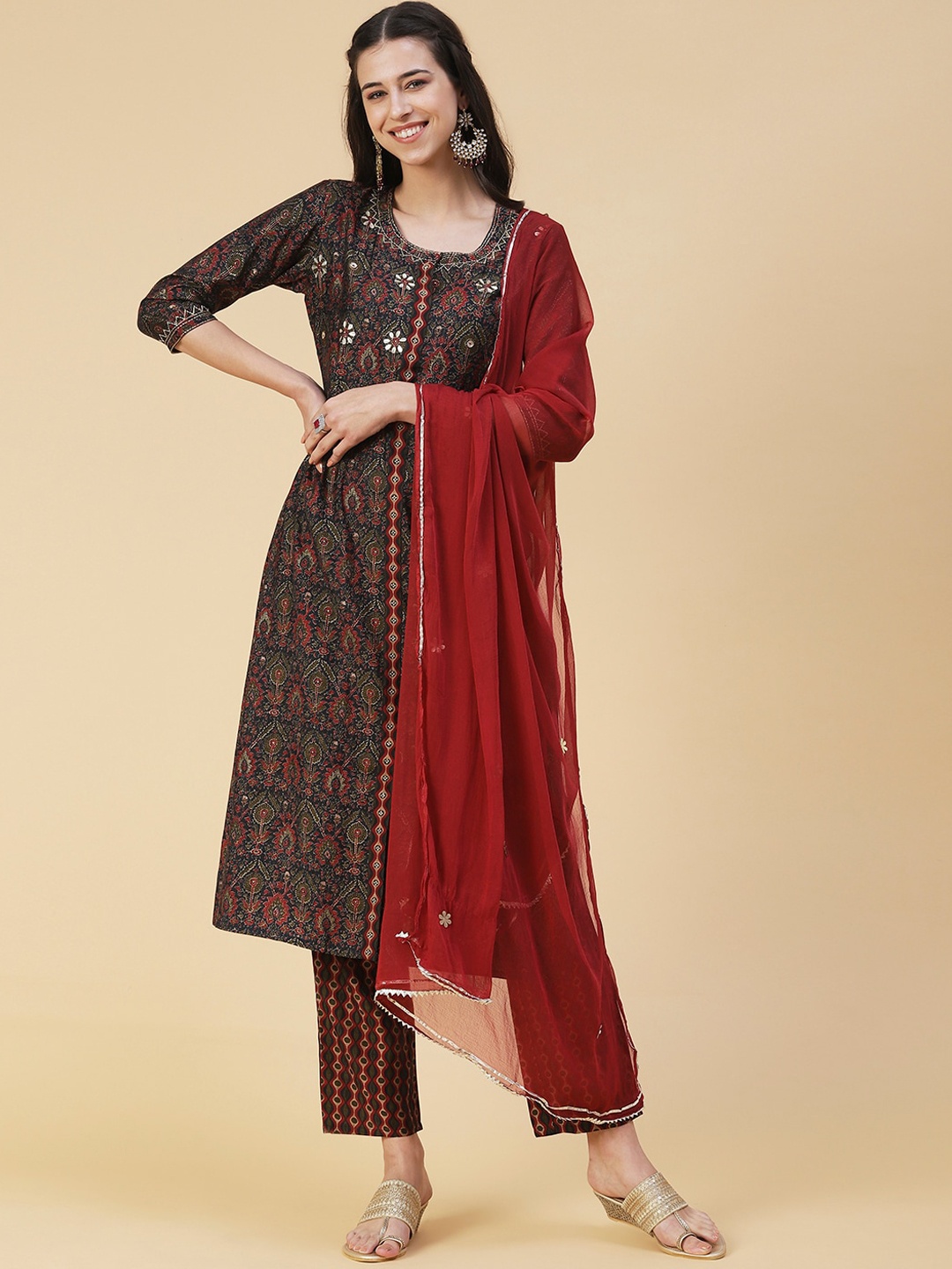 

FASHOR Women Green Floral Printed Kurta with Trousers & With Dupatta