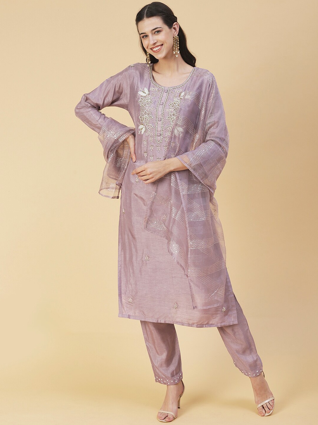 

FASHOR Women Floral Embroidered Sequinned Kurta with Trousers & With Dupatta, Purple