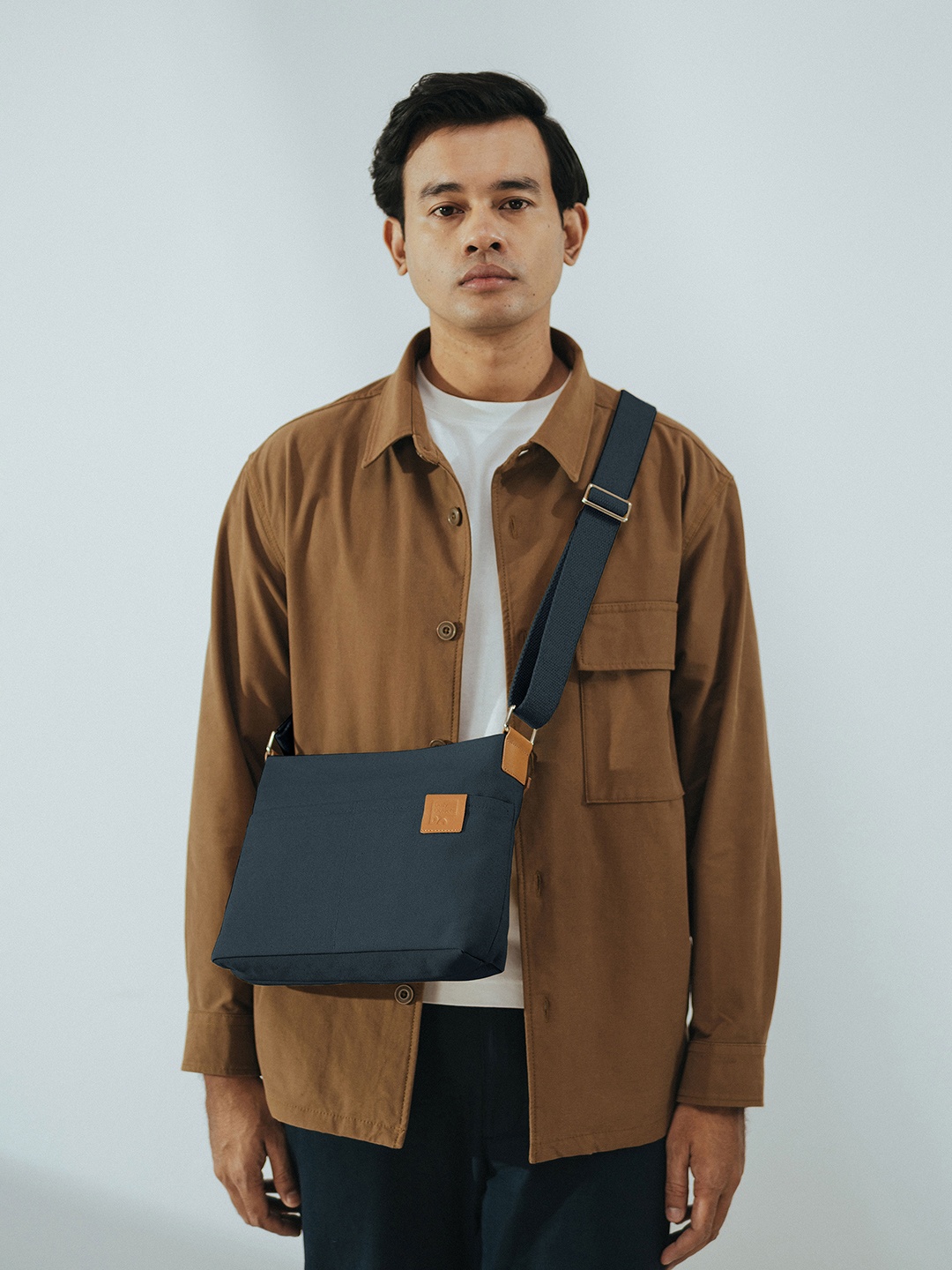 

DailyObjects Colourblocked Structured Crossbody Bag, Blue