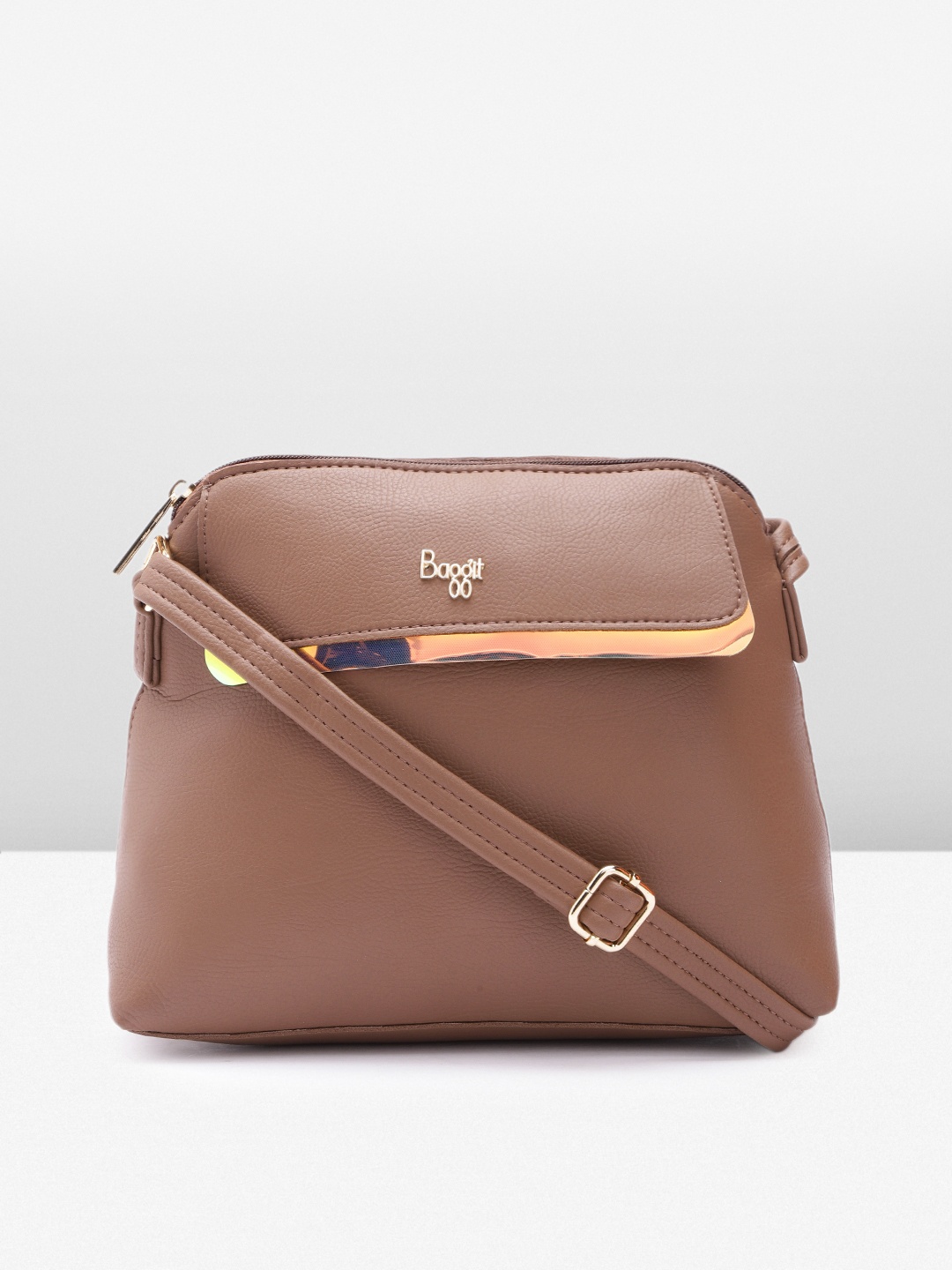 

Baggit Women Solid Sling Bag, Brown