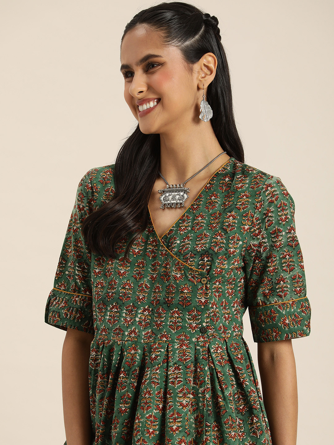 

Taavi Pure Cotton Ethnic Motifs Printed Bagru Wrap Top, Green