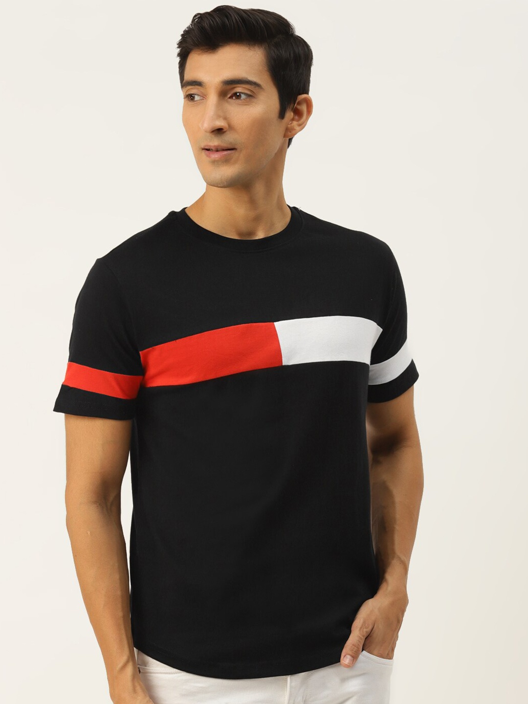 

Rodzen Men Colourblocked Round Neck Pure Cotton T-shirt, Black
