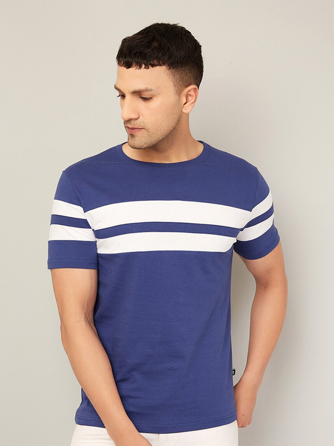 

Rodzen Men Colourblocked Pure Cotton T-shirt, Blue
