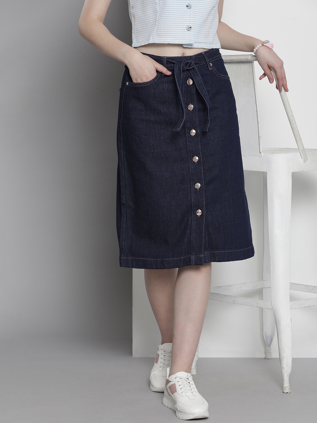 

Tommy Hilfiger Solid Knee Length Denim Straight Skirt, Navy blue