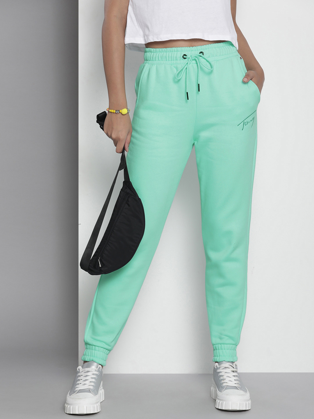 

Tommy Hilfiger Women Solid Joggers, Green