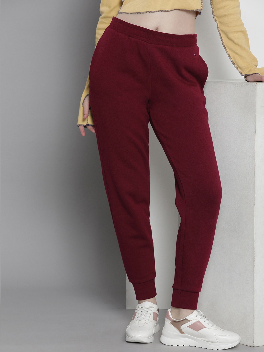 

Tommy Hilfiger Women Relaxed Joggers, Burgundy