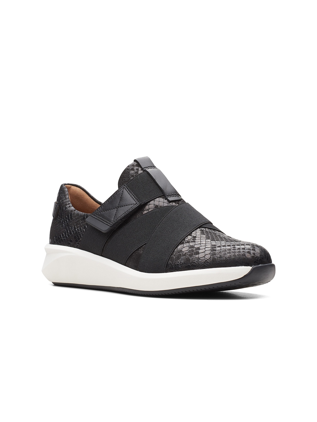 

Clarks Women Un Rio Strap Leather Running Shoes, Black