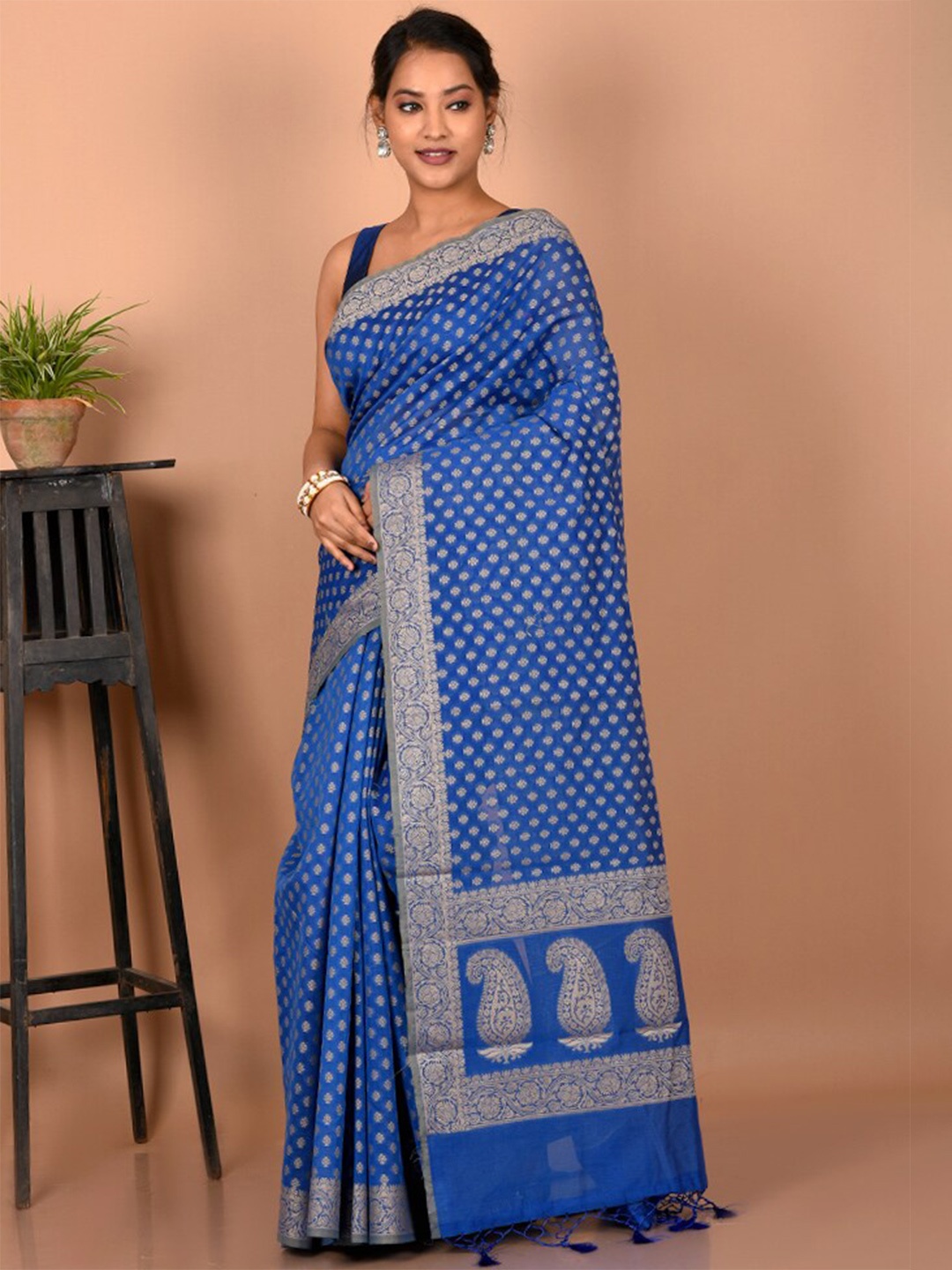 

AllSilks Floral Zari Saree, Blue