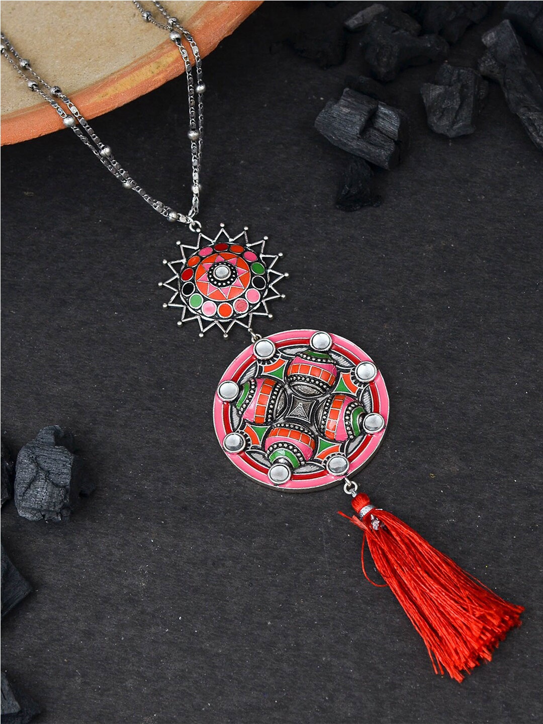 

Voylla Brass Silver Plated Enamelled Chain