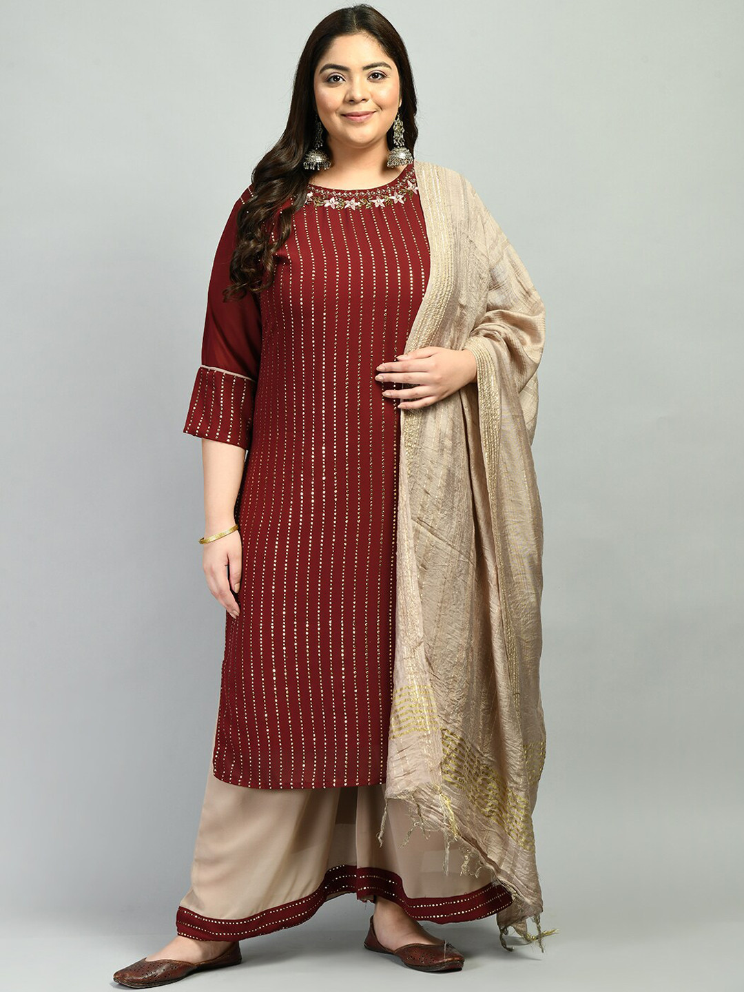 

PrettyPlus by Desinoor.com Ethnic Motifs Sequinned Kurta with Palazzos & Dupatta, Maroon