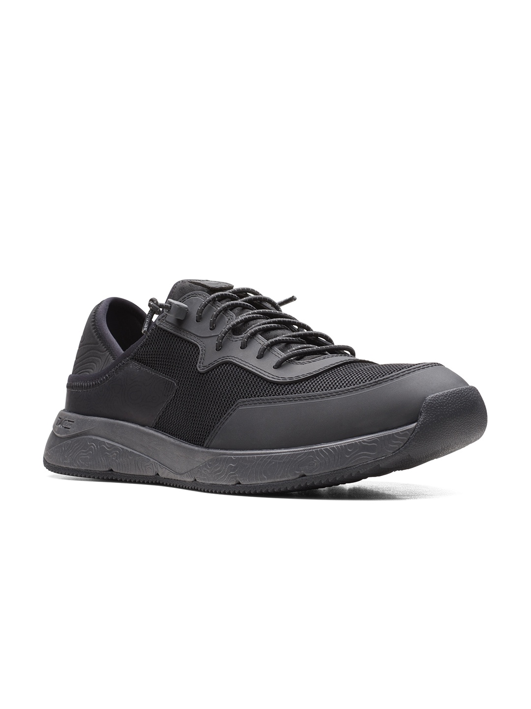 

Clarks Men Black Woven Design Sneakers