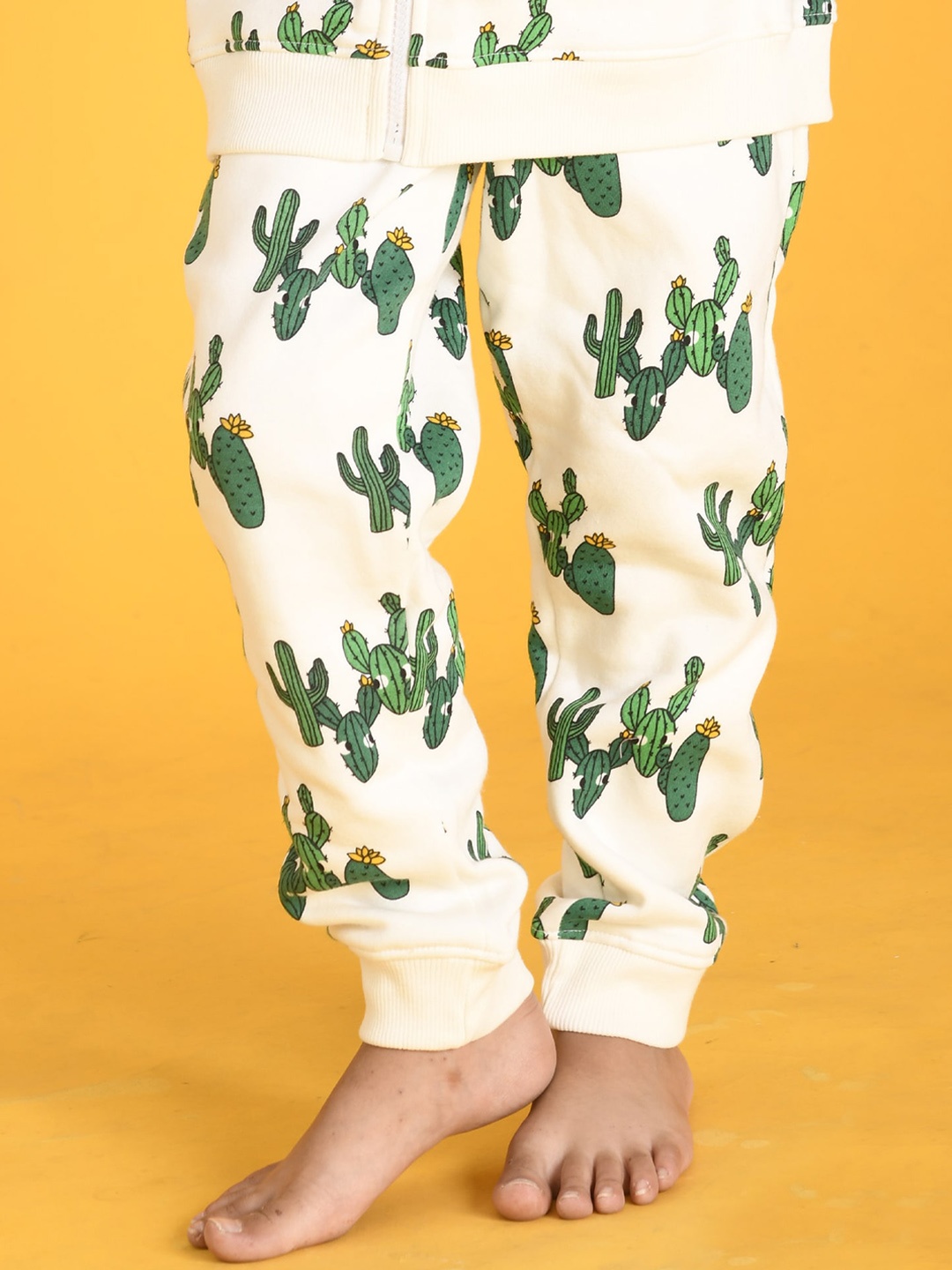 

Anthrilo Boys Printed Fleece Joggers, White