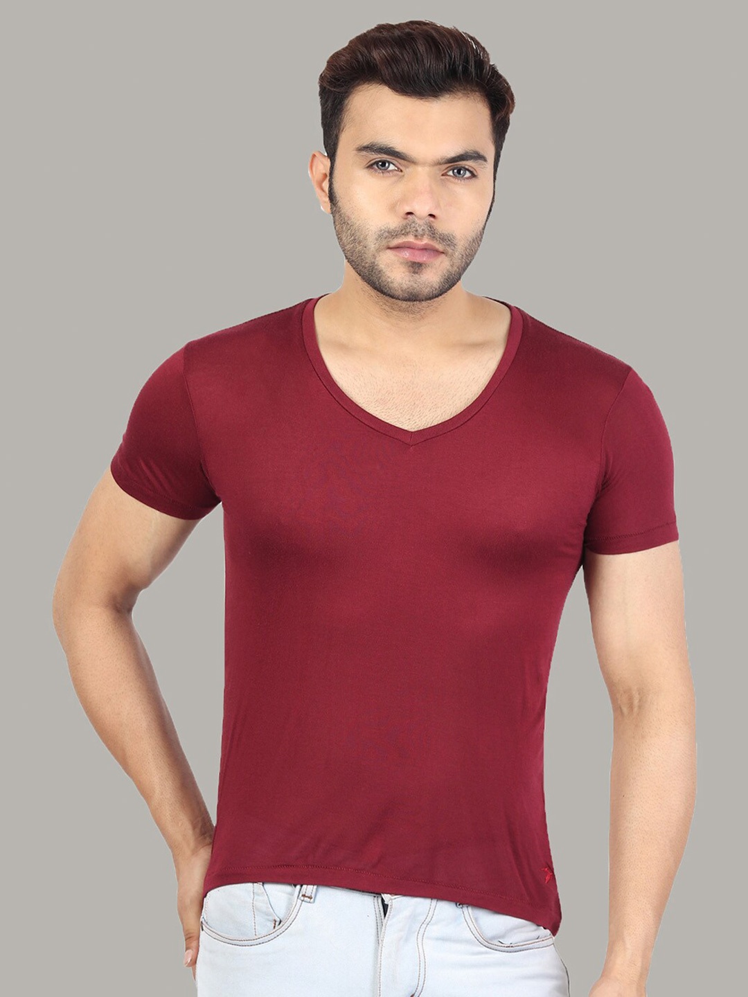 

Nimble Men V-Neck T-shirt, Maroon