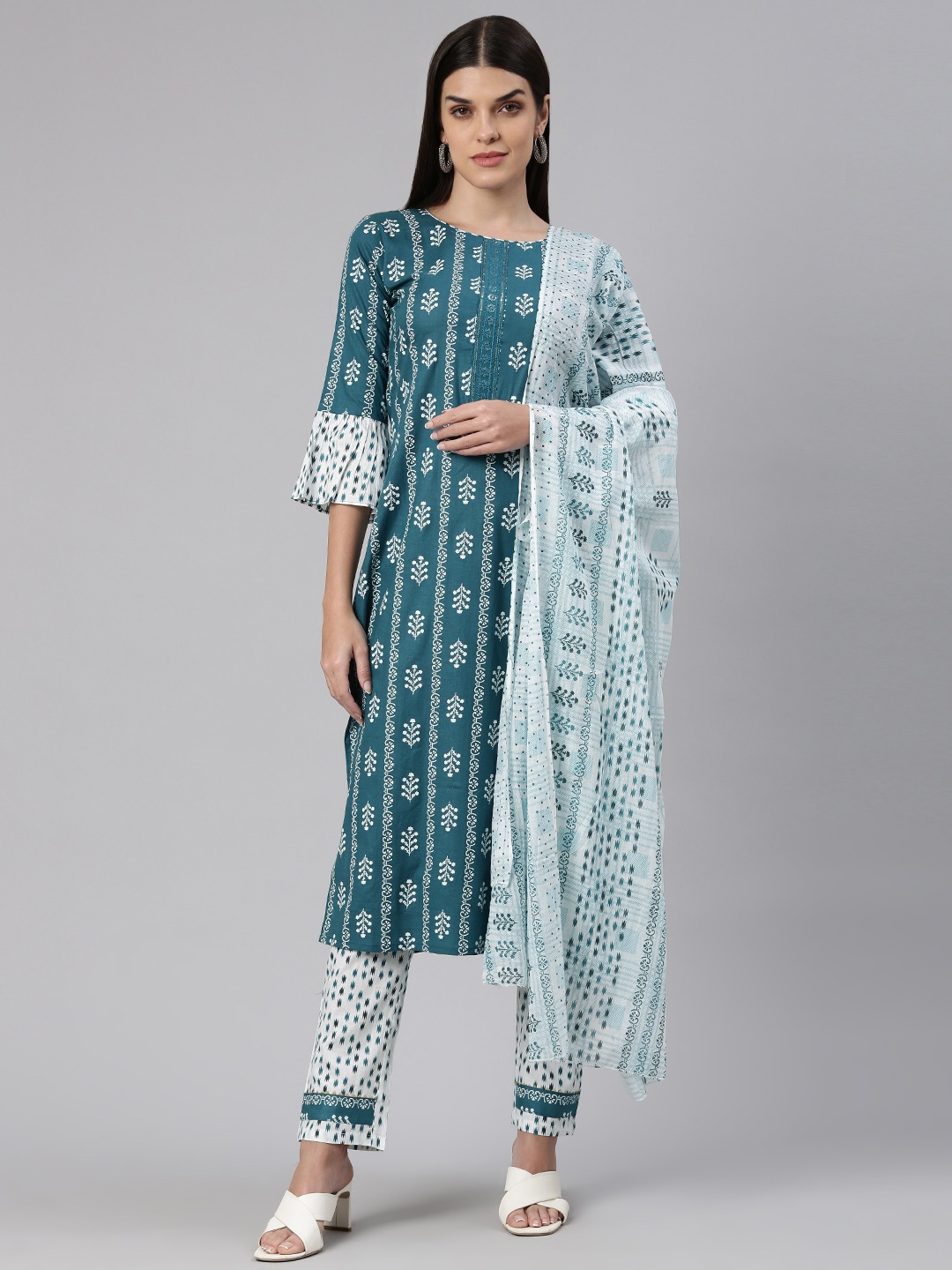 

TORONFRAS Women Printed Sequinned Pure Cotton Kurta with Trousers & With Dupatta, Blue