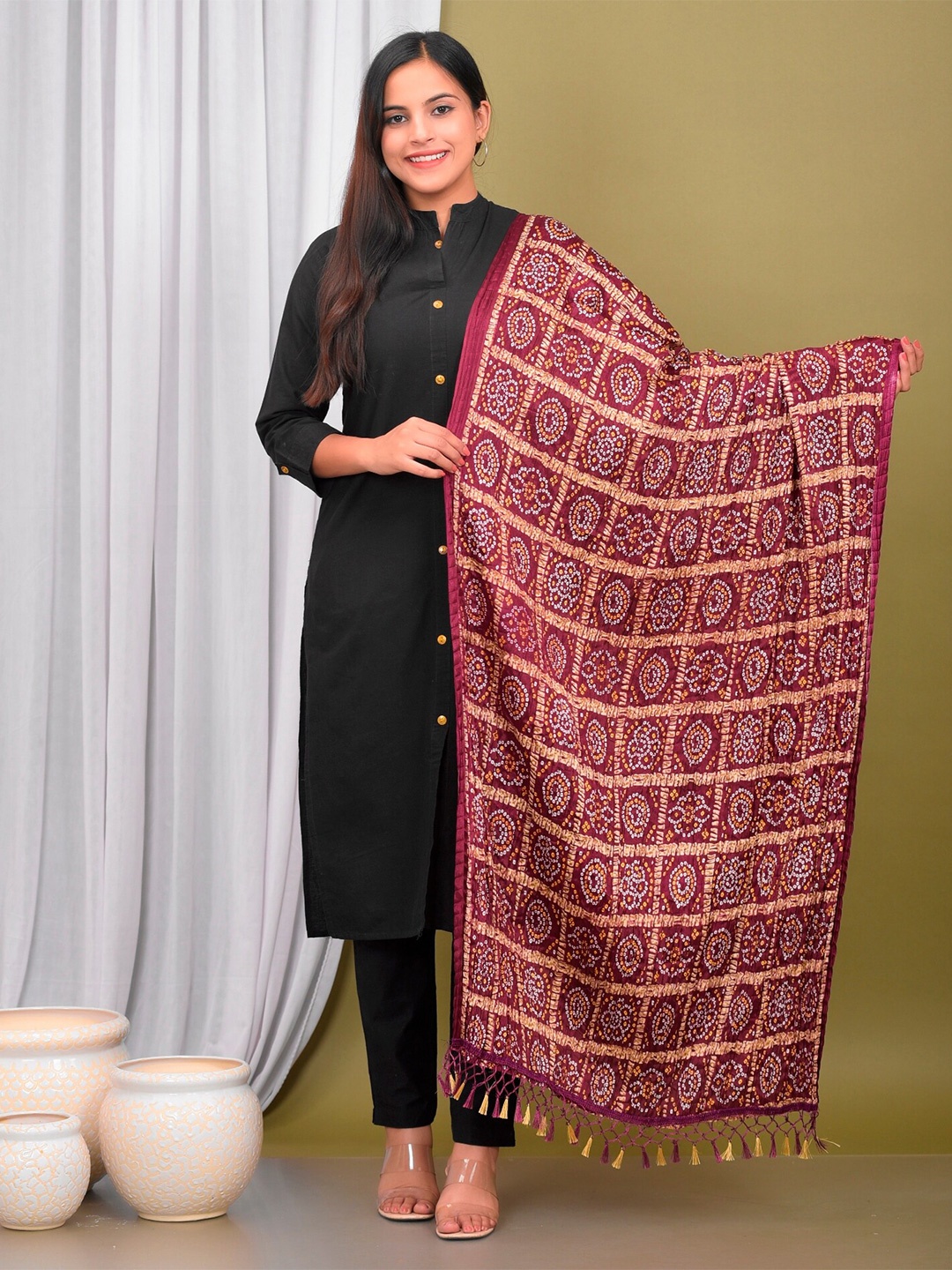 

HANDICRAFT PALACE Violet & White Printed Bandhani Dupatta