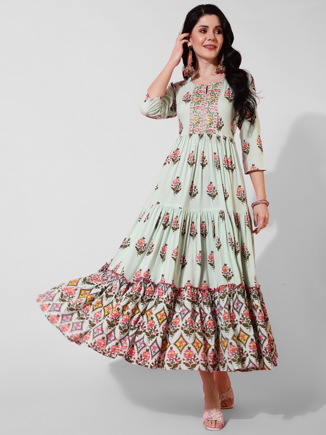 

GULMOHAR JAIPUR Women Green Geometric Printed Keyhole Neck Thread Work Anarkali Kurta