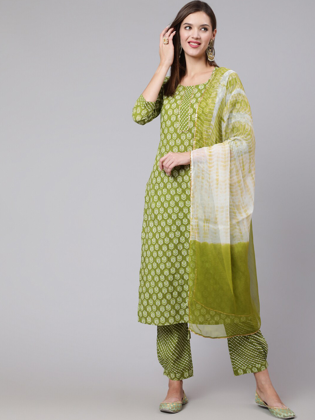 

GLAM ROOTS Women Floral Printed Gotta Patti Pure Cotton Kurta With Trousers & Dupatta, Green
