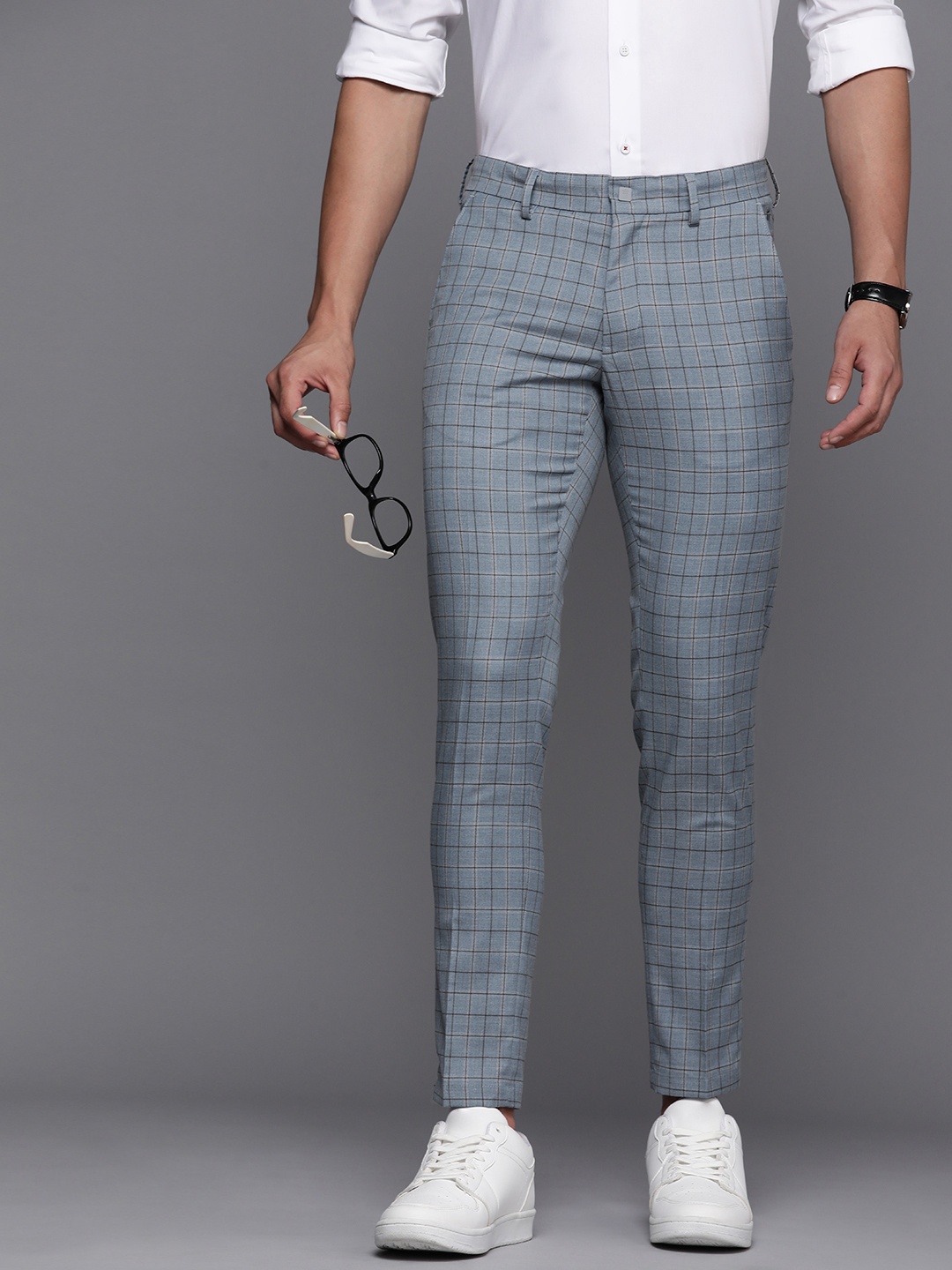 

Louis Philippe Ath Work Men Grey Checked Comfort Tapered Fit Trousers