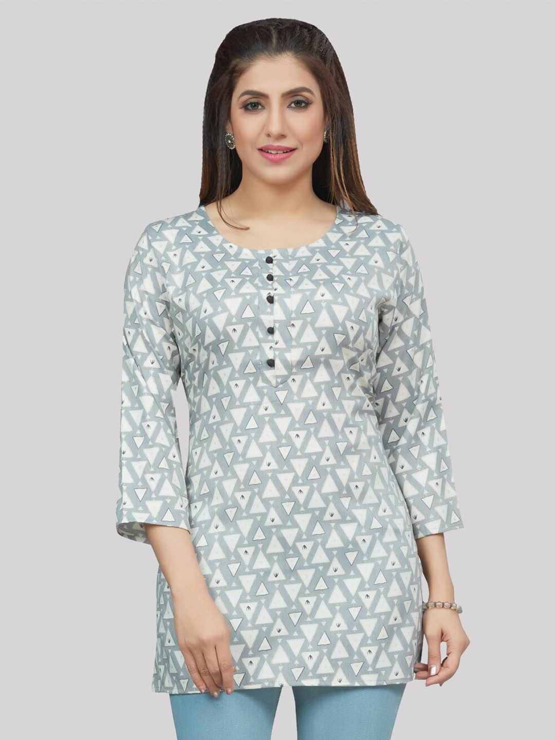 

Saree Swarg Geometric Printed Regular Kurti, Grey