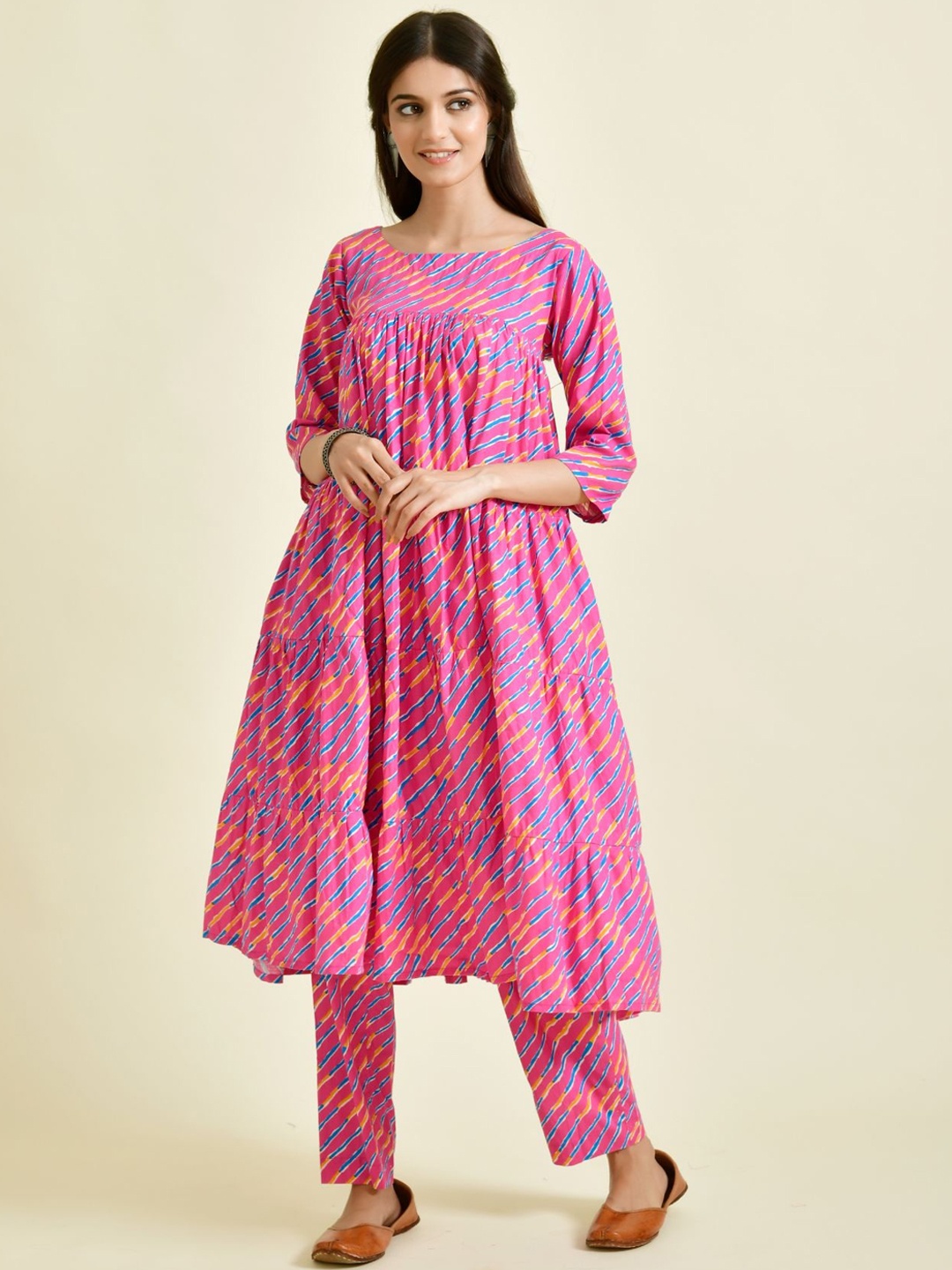 

Rangpur Women Leheriya Tiered Pure Cotton Kurta with Harem Pants, Magenta