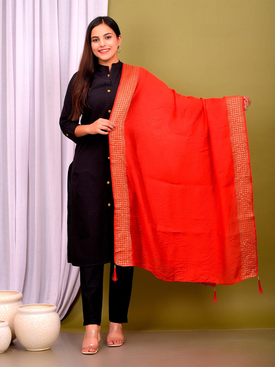 

HANDICRAFT PALACE Red & Gold-Toned Dupatta with Zari