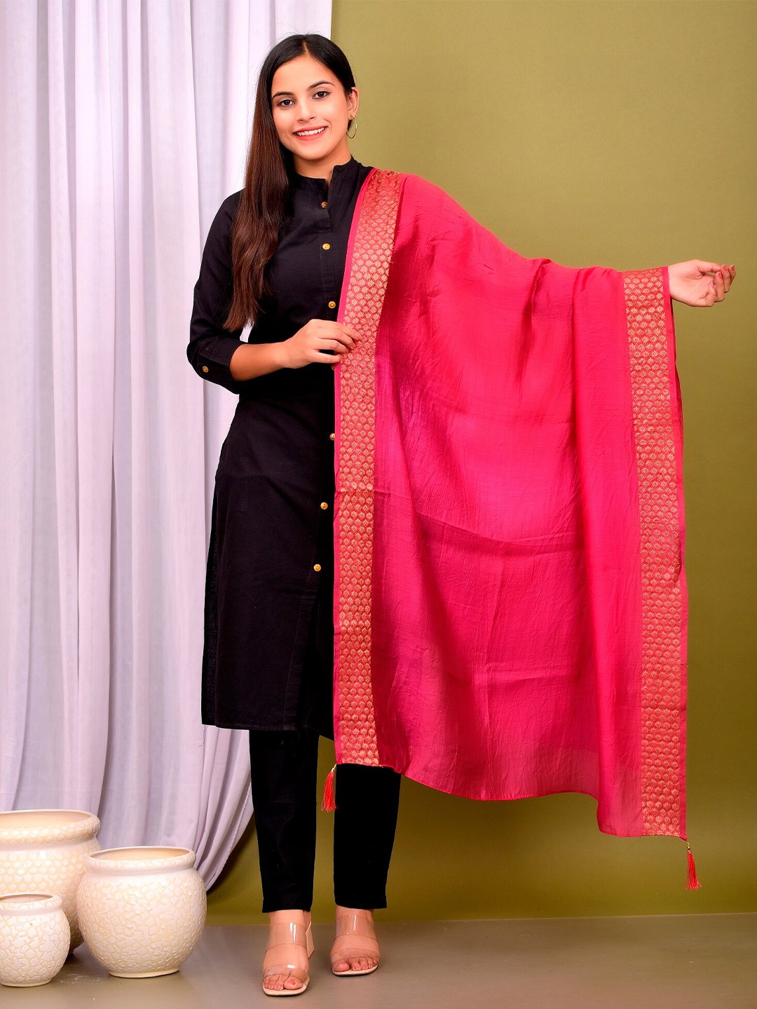 

HANDICRAFT PALACE Pink & Gold-Toned Dupatta with Zari