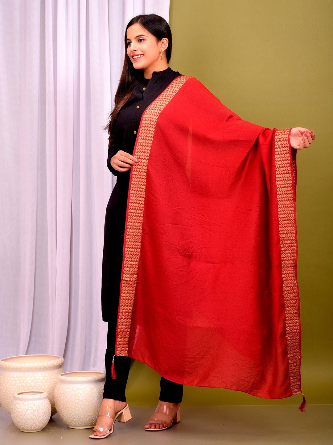 

HANDICRAFT PALACE Maroon & Gold-Toned Dupatta with Zari