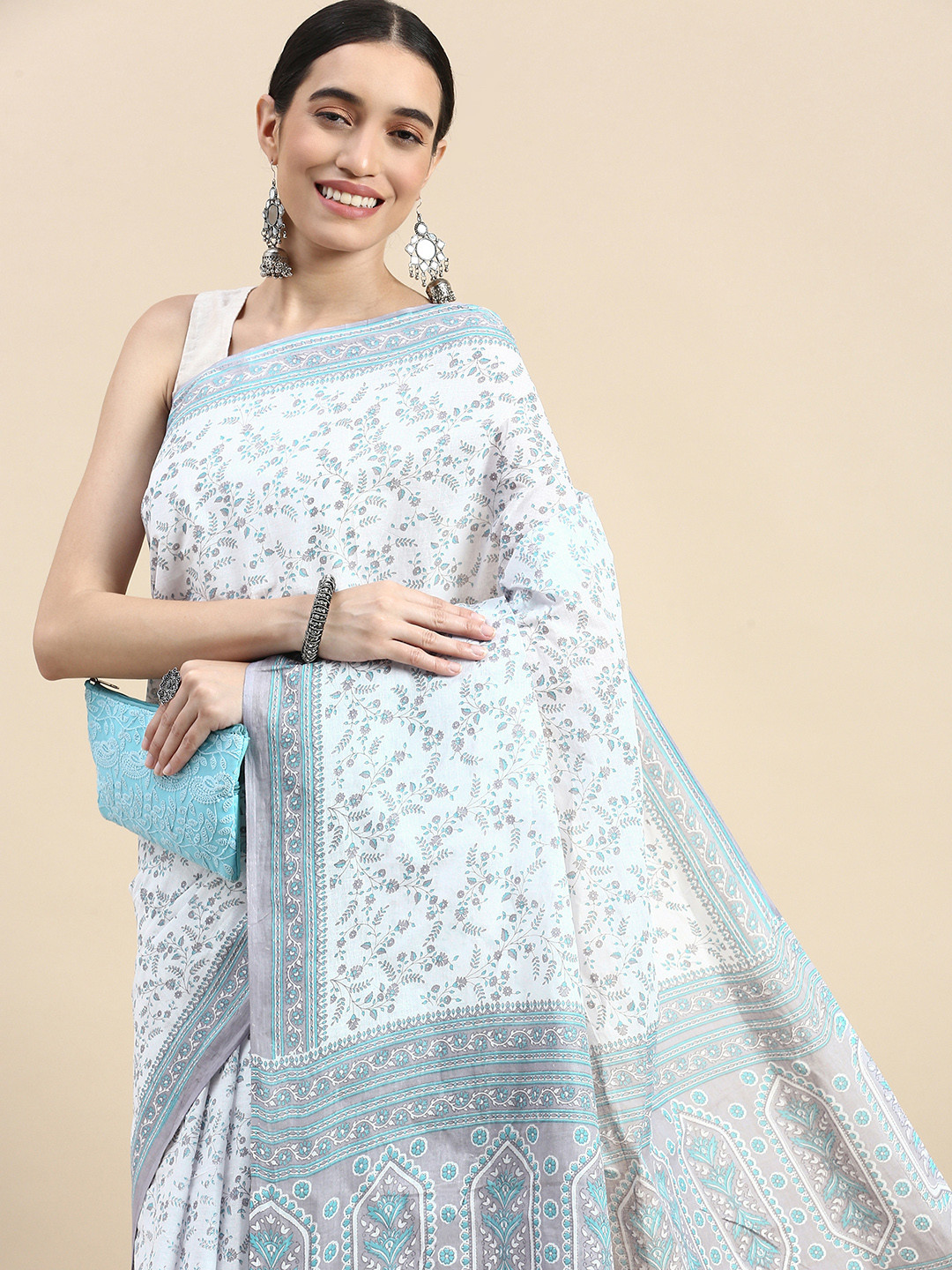 

SHANVIKA Floral Pure Cotton Block Print Saree, Grey