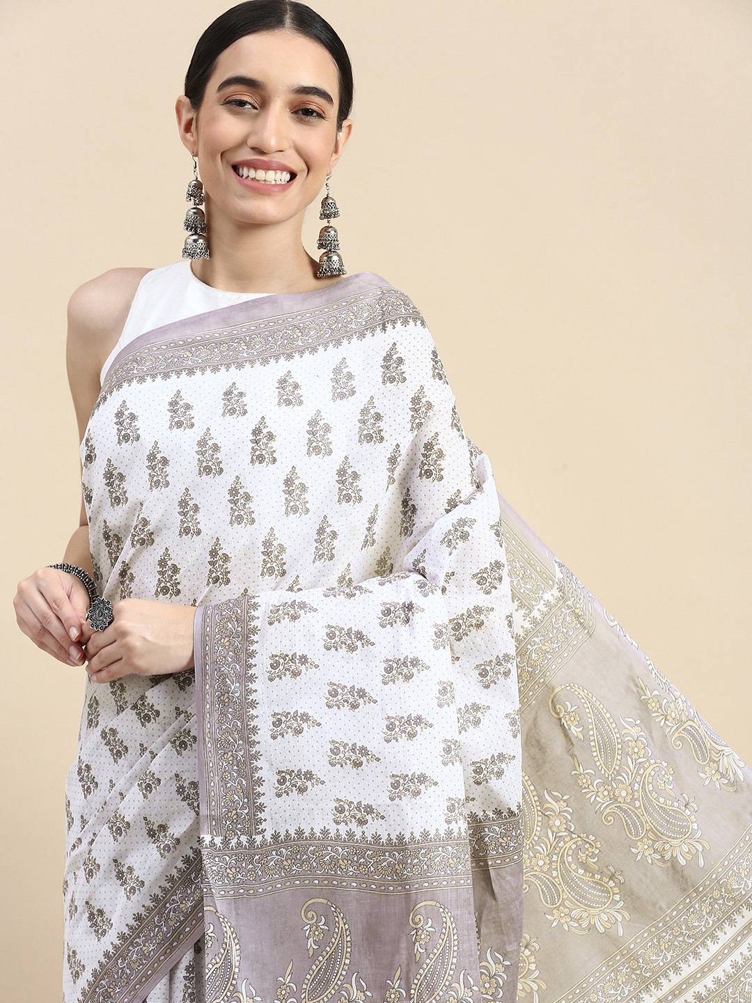 

SHANVIKA Floral Pure Cotton Block Print Saree, Grey