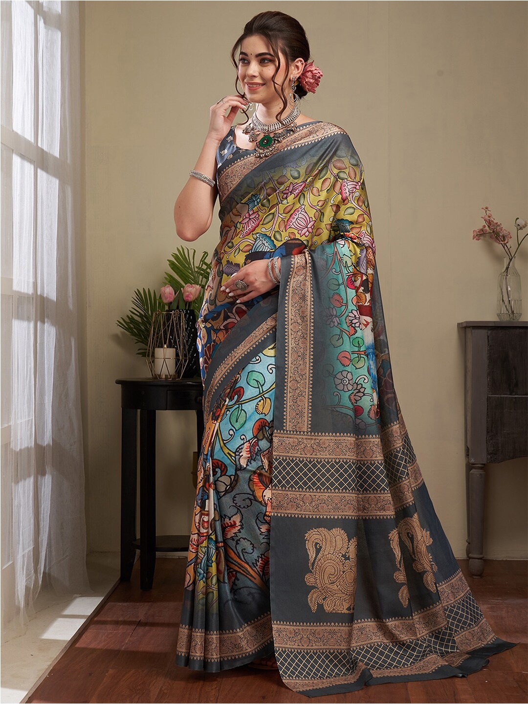 

Saree mall Kalamkari Silk Blend Pochampally Sarees, Grey