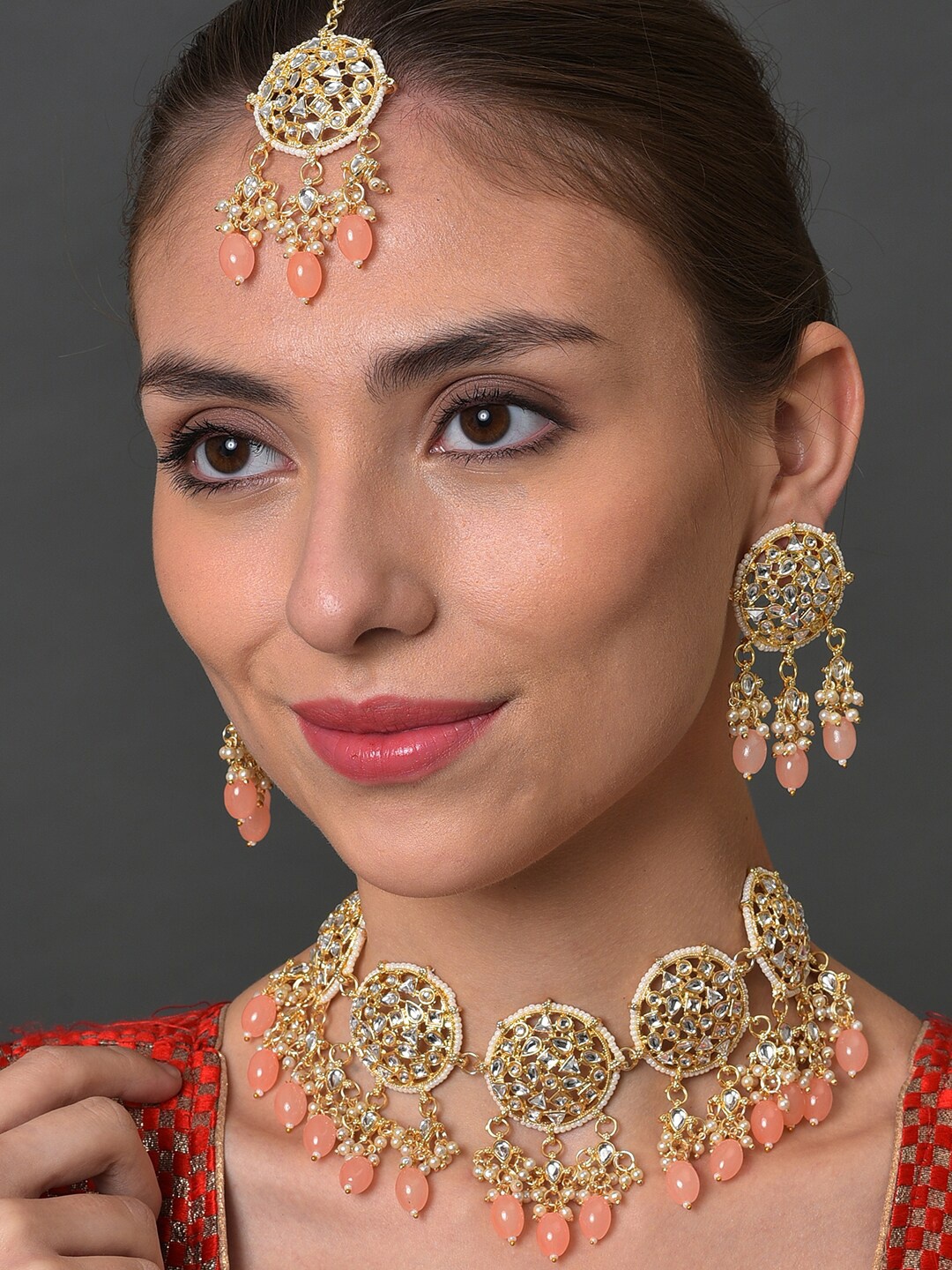 

SOHI Gold-Plated Kundan Studded & Beaded Jewellery Set