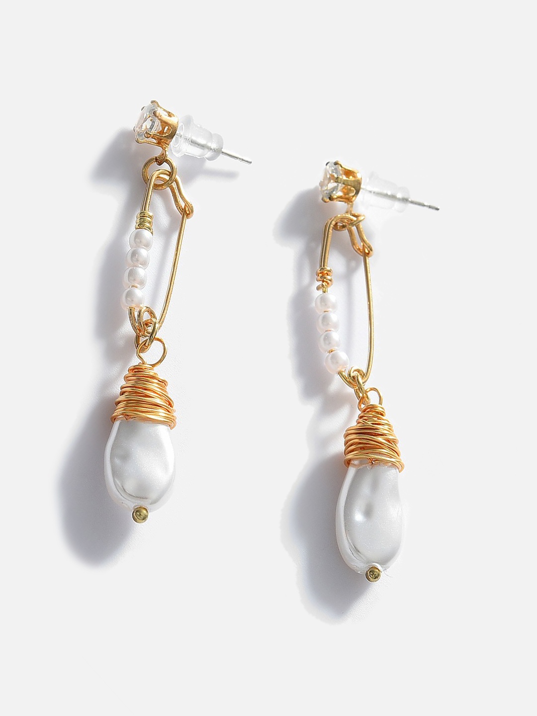 

SOHI White Contemporary Drop Earrings